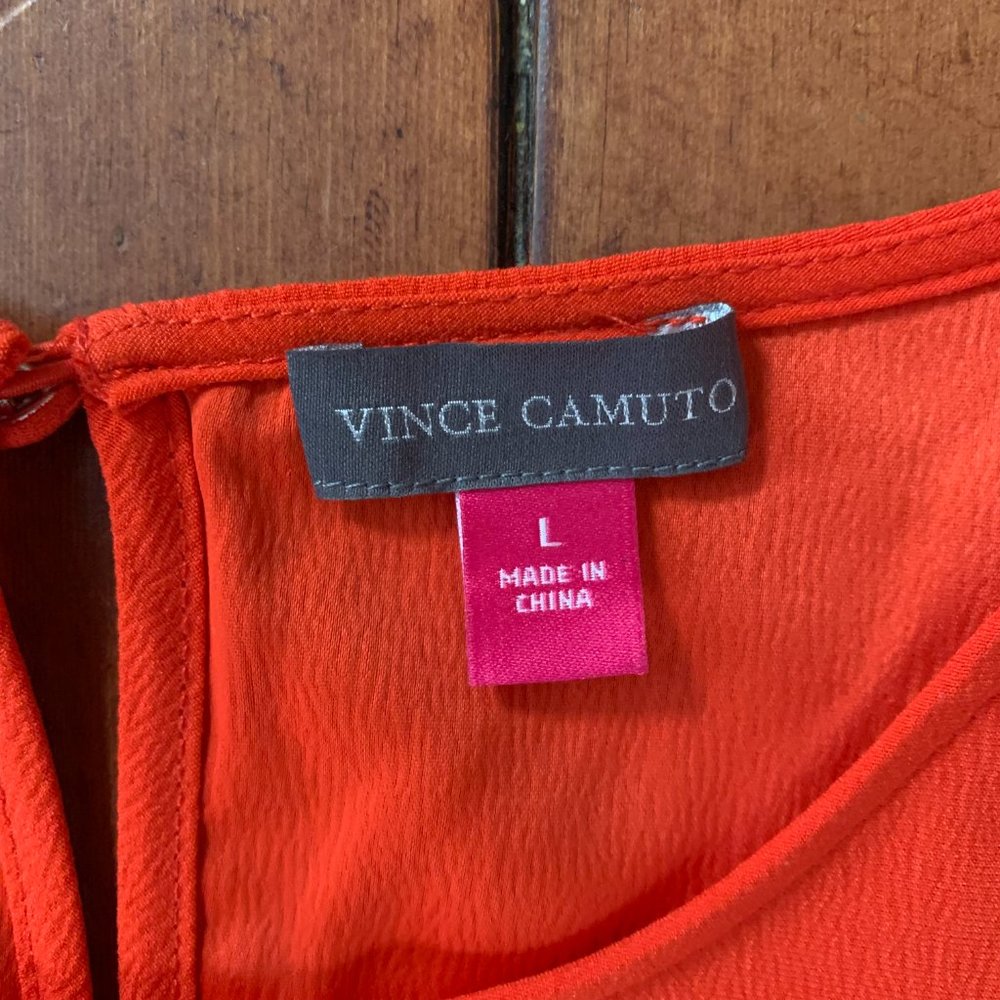 Women's Vince Camuto Large Red Bell Sleeve Keyhole Back Polyester Blouse EUC - Picture 3 of 13